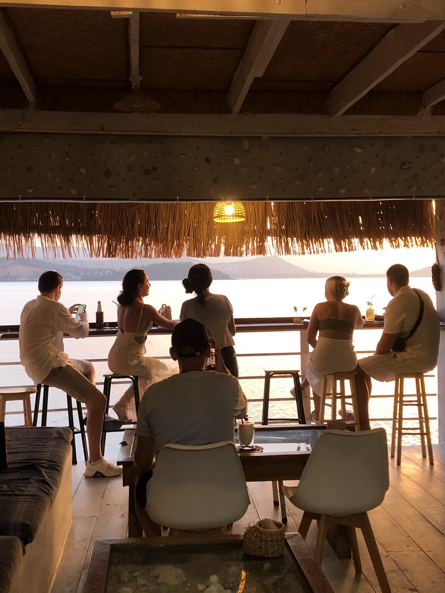PM Sunshine Cafe